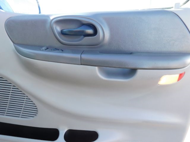 Ford F-150 Supercab 139" 4WD 1999