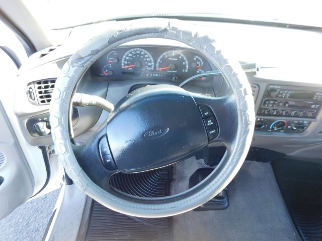 Ford F-150 Supercab 139" 4WD 1999