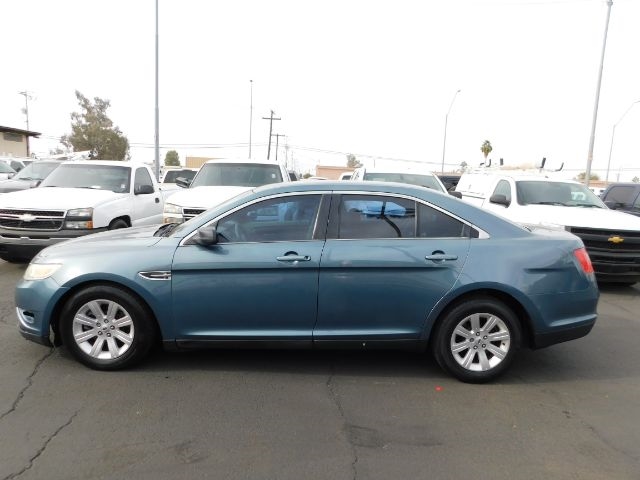 Ford Taurus 4dr Sdn SE FWD 2010