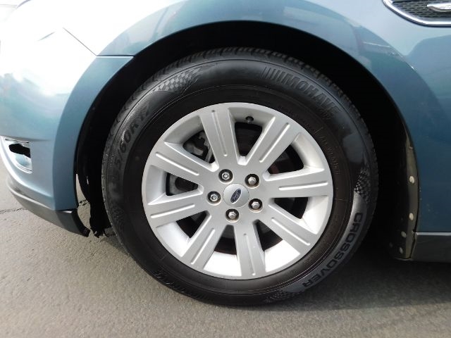 Ford Taurus 4dr Sdn SE FWD 2010