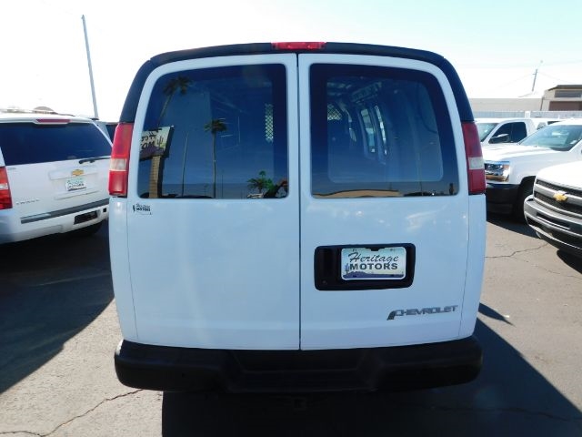 Chevrolet Express Cargo Van 3500 135" WB RWD 2003