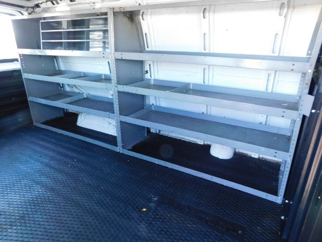 Chevrolet Express Cargo Van 3500 135" WB RWD 2003