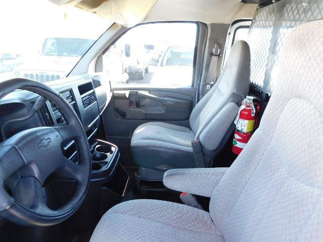 Chevrolet Express Cargo Van 3500 135" WB RWD 2003
