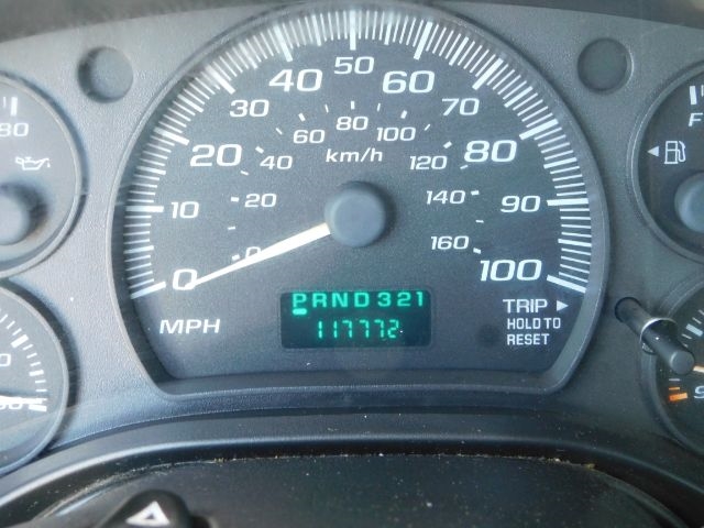 Chevrolet Express Cargo Van 3500 135" WB RWD 2003