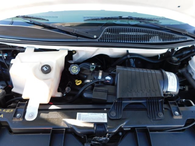 Chevrolet Express Cargo Van 3500 135" WB RWD 2003