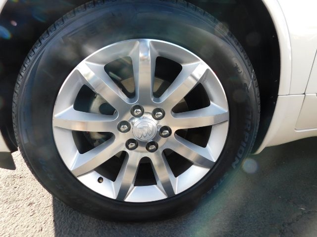 Buick Enclave AWD 4dr Premium 2013