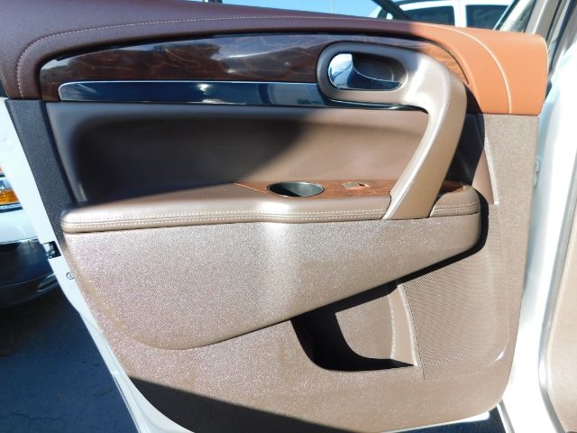 Buick Enclave AWD 4dr Premium 2013