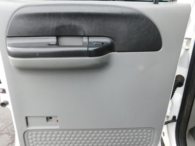 Ford Super Duty F-250 Crew Cab 156" King Ranch 4WD 2005