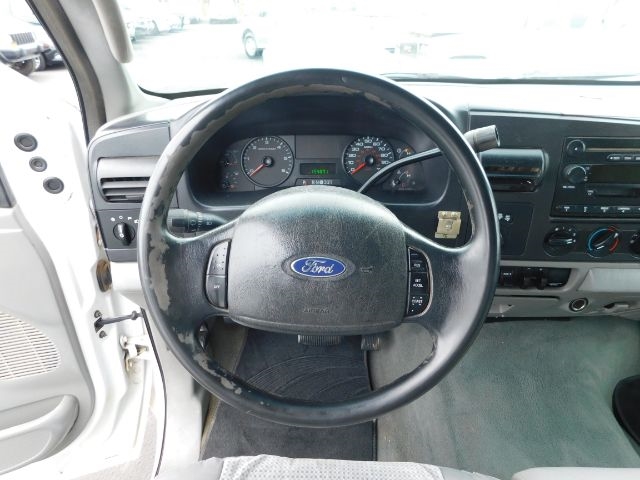 Ford Super Duty F-250 Crew Cab 156" King Ranch 4WD 2005