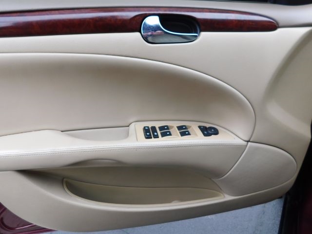 Buick Lucerne 4dr Sdn CXL V8 2006