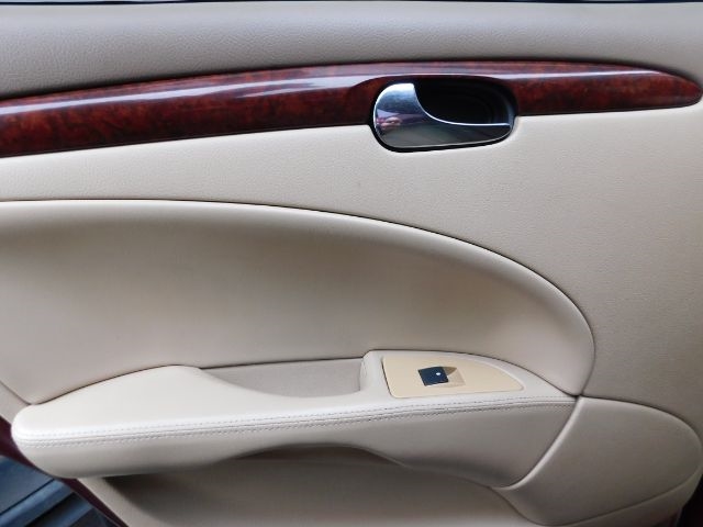 Buick Lucerne 4dr Sdn CXL V8 2006