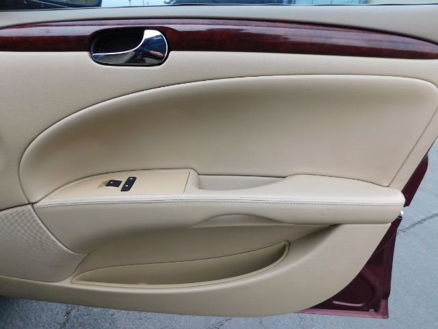 Buick Lucerne 4dr Sdn CXL V8 2006