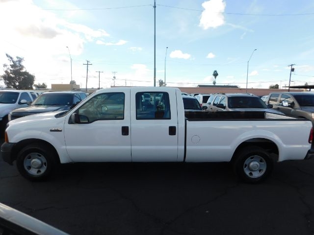 Ford Super Duty F-250 Crew Cab 156" XL 2005