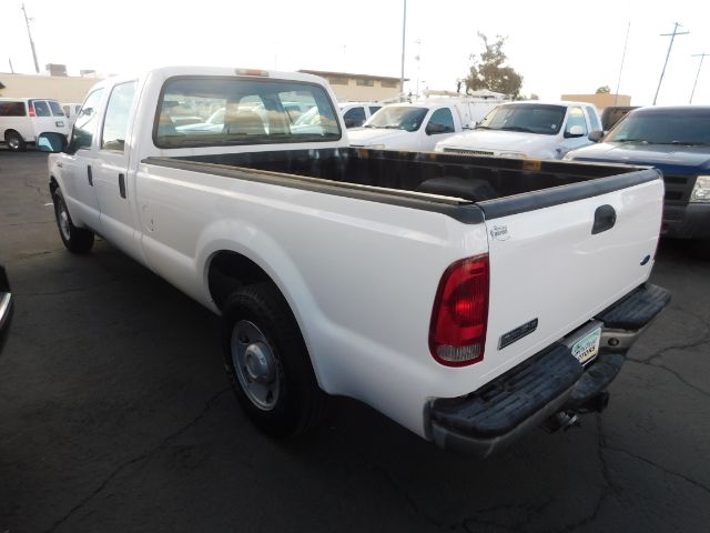 Ford Super Duty F-250 Crew Cab 156" XL 2005