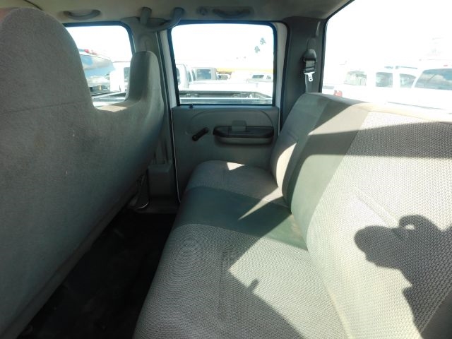 Ford Super Duty F-250 Crew Cab 156" XL 2005