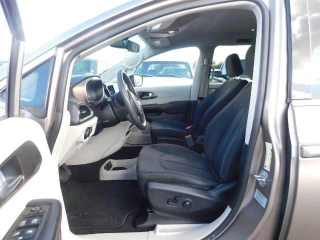 Chrysler Pacifica Touring FWD 2017