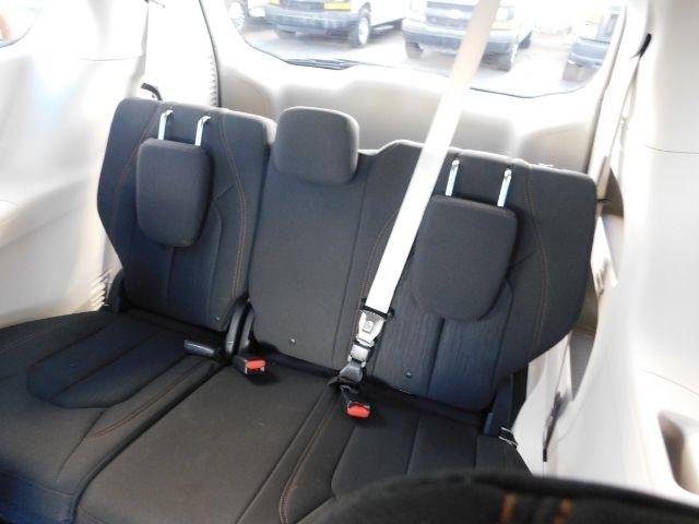 Chrysler Pacifica Touring FWD 2017