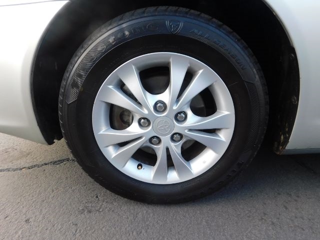 Toyota Camry 4dr Sdn LE Manual (Natl) 2004