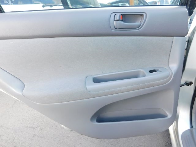 Toyota Camry 4dr Sdn LE Manual (Natl) 2004