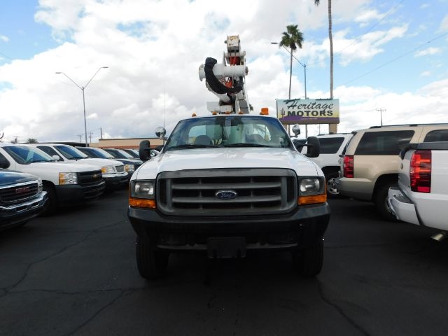 Ford Super Duty F-550 Reg Cab 141" WB XL 1999