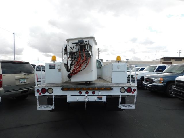 Ford Super Duty F-550 Reg Cab 141" WB XL 1999