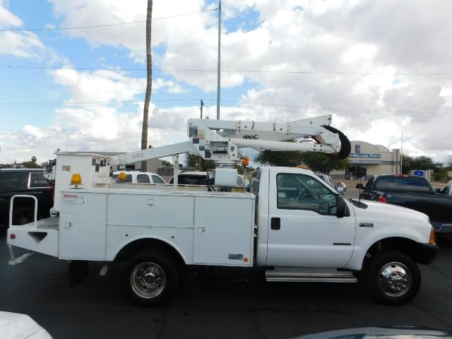 Ford Super Duty F-550 Reg Cab 141" WB XL 1999