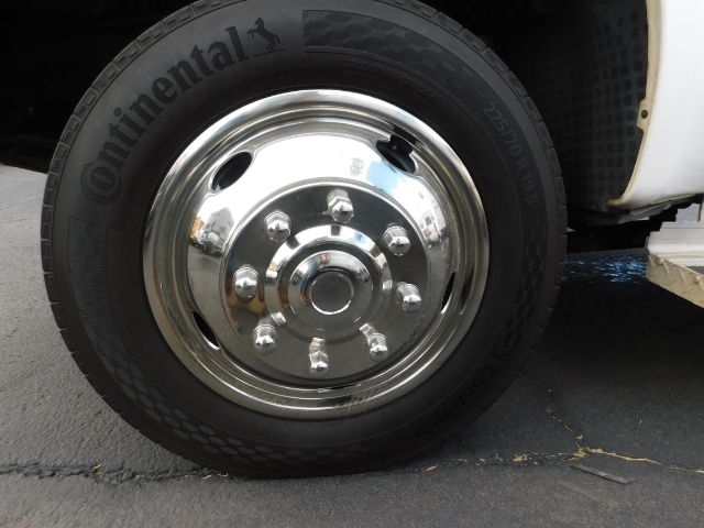 Ford Super Duty F-550 Reg Cab 141" WB XL 1999