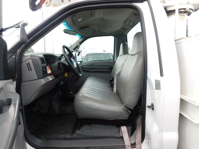 Ford Super Duty F-550 Reg Cab 141" WB XL 1999