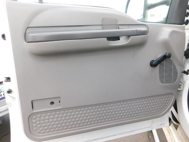 Ford Super Duty F-550 Reg Cab 141" WB XL 1999