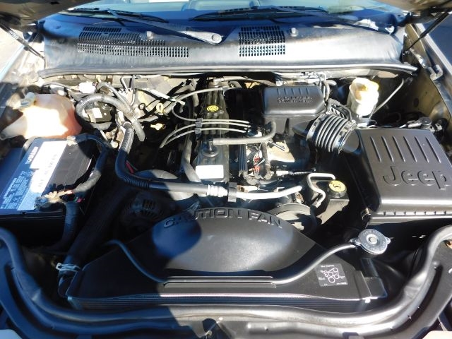 Jeep Grand Cherokee 4dr Laredo 4WD 2004