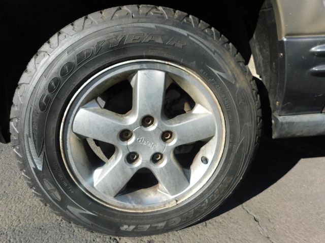 Jeep Grand Cherokee 4dr Laredo 4WD 2004