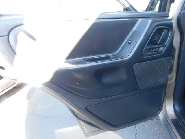 Jeep Grand Cherokee 4dr Laredo 4WD 2004