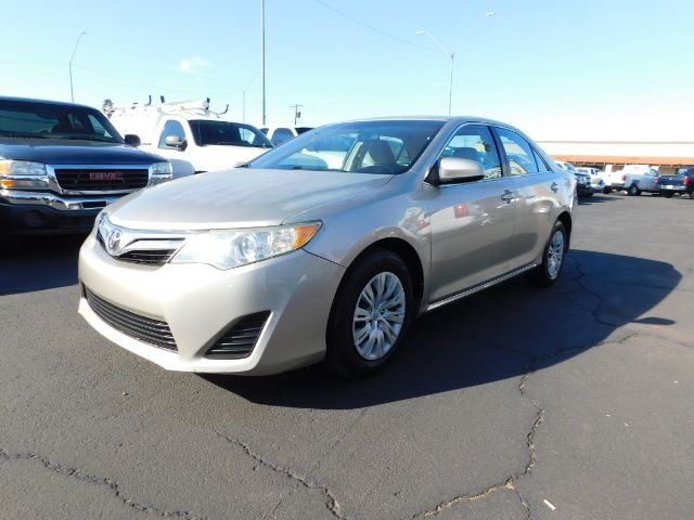 Toyota Camry 4dr Sdn I4 Auto XLE (Natl) 2013