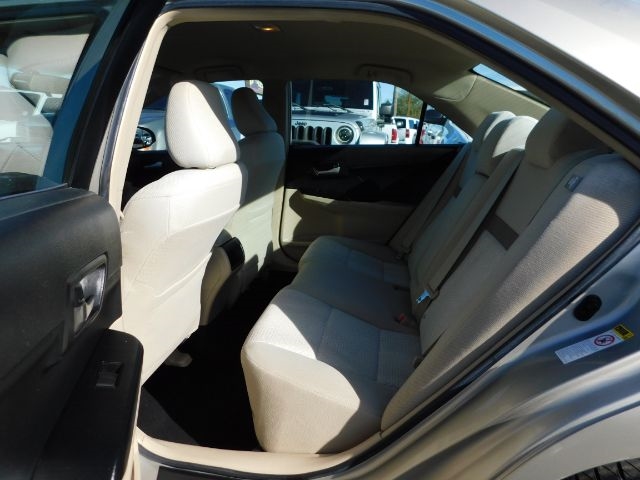 Toyota Camry 4dr Sdn I4 Auto XLE (Natl) 2013