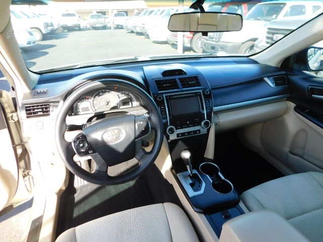 Toyota Camry 4dr Sdn I4 Auto XLE (Natl) 2013