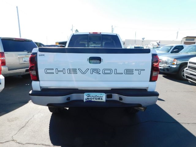 Chevrolet Silverado 2500HD Ext Cab 143.5" WB 4WD Work Truck 2006