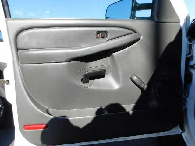 Chevrolet Silverado 2500HD Ext Cab 143.5" WB 4WD Work Truck 2006