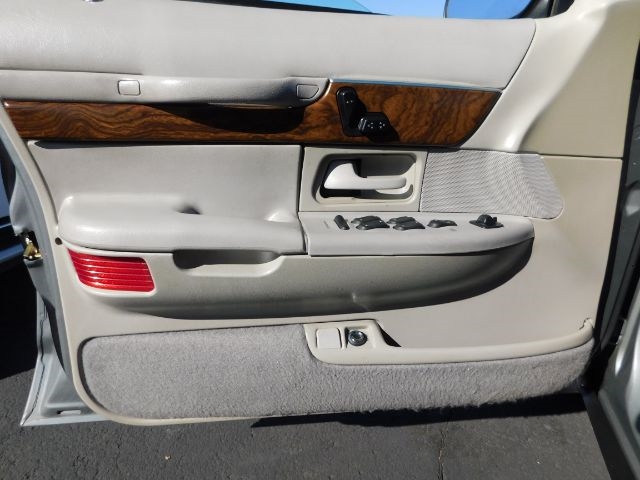 Mercury Grand Marquis 4dr Sdn LS 1999