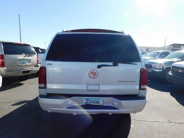 Cadillac Escalade 4dr AWD 2004