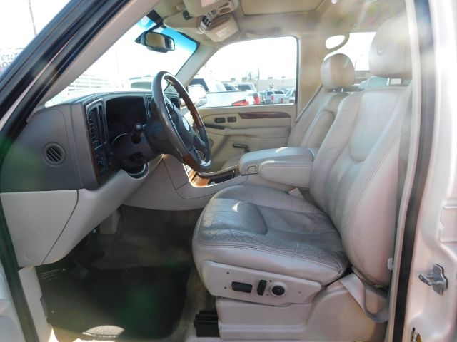 Cadillac Escalade 4dr AWD 2004