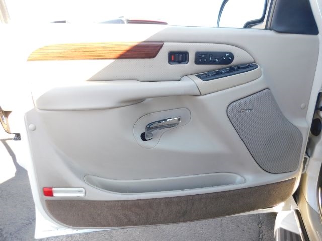 Cadillac Escalade 4dr AWD 2004