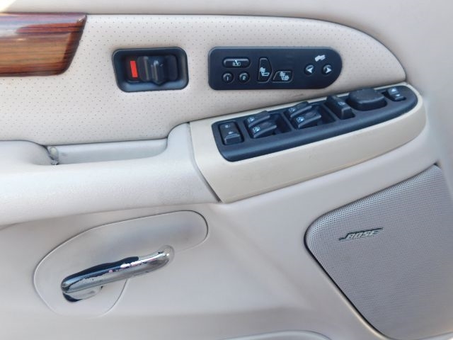 Cadillac Escalade 4dr AWD 2004