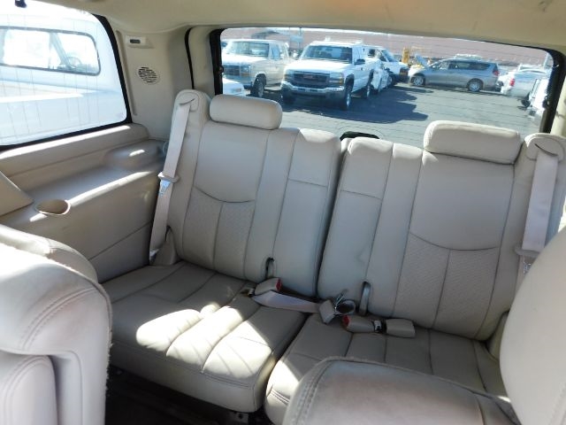 Cadillac Escalade 4dr AWD 2004