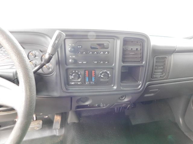 Chevrolet Silverado 1500 Reg Cab 119.0" WB 2WD Work Truck 2006