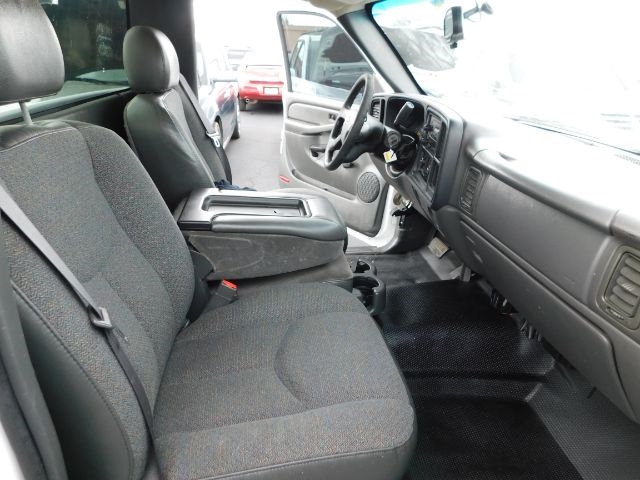 Chevrolet Silverado 1500 Reg Cab 119.0" WB 2WD Work Truck 2006