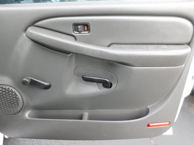 Chevrolet Silverado 1500 Reg Cab 119.0" WB 2WD Work Truck 2006