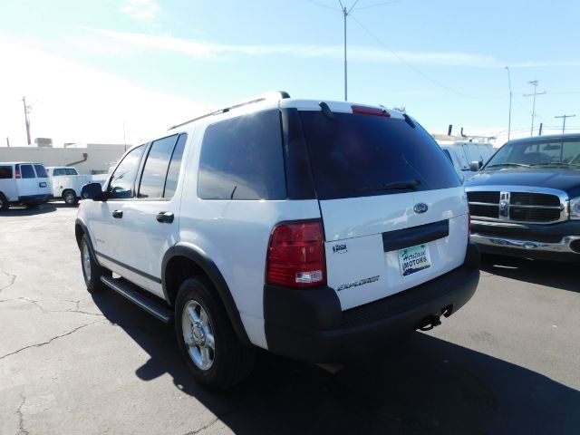 Ford Explorer 4dr 114" WB 4.0L XLS 2004