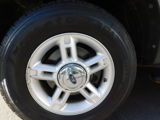 Ford Explorer 4dr 114" WB 4.0L XLS 2004