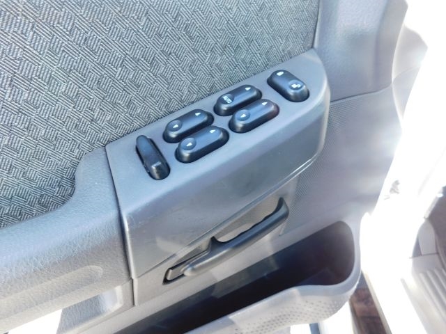 Ford Explorer 4dr 114" WB 4.0L XLS 2004