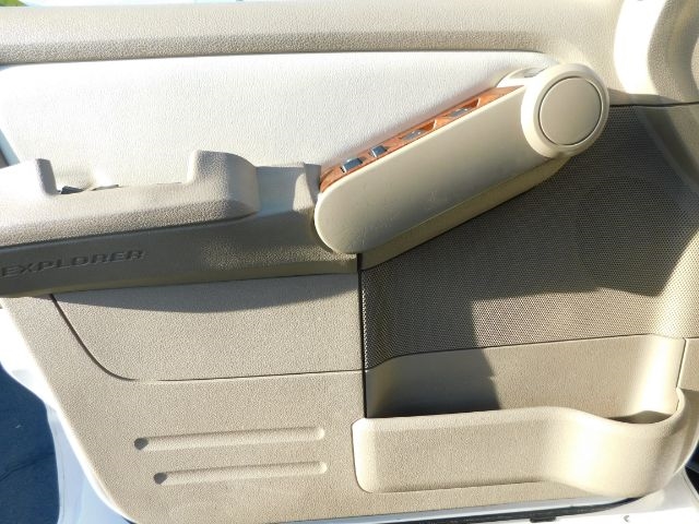 Ford Explorer 4WD 4dr V6 Eddie Bauer 2008